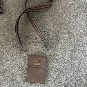 Stylish Brown Crossbody Bag with Patterned Strap